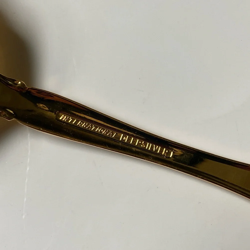 International Deep Silver Pierced Pie Server Golden Orleans gold electroplate